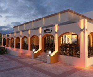 مصر اليوم - افتتاح مطعم ريفورم أند سوشال غريل الجديد في دبي