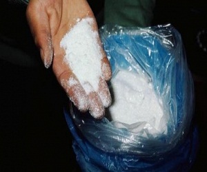   مصر اليوم - كندية حامل بكيلوغرامين من الكوكايين