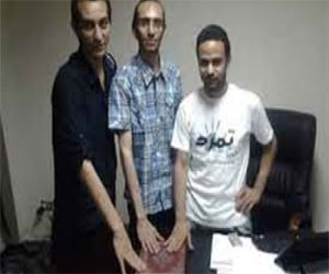   مصر اليوم - تمرد تفصل بدر وعبدالعزيز