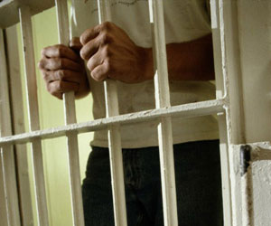   مصر اليوم - حبس 3 صيادين لمحاولة تهريب 107 سوري وفلسطيني إلى إيطاليا