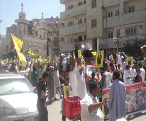   مصر اليوم - أهالي محطة الرمل يطردون الإخوان من محيط القائد إبراهيم