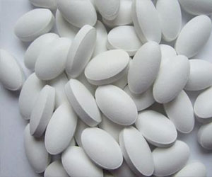 مصر اليوم - ضبط طبيب يتاجر في الأقراص المخدرة في البحر الأحمر