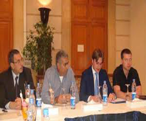   مصر اليوم - لقاء مع وفد روسي لبحث الأوضاع الأمنية في البحر الأحمر