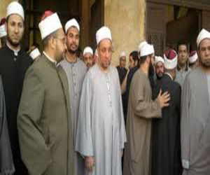   مصر اليوم - الأئمة تطلق وأنَّ المساجد لله لمواجهة خلط الدين بالسياسة