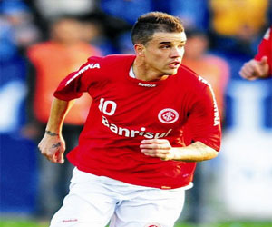   مصر اليوم - دي أليساندرو يتصدر قائمة أفضل لاعب أجنبي في دوري البرازيل