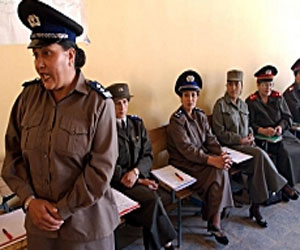   مصر اليوم - إصابة ضابطة شرطة أفغانية إثر تعرضها لإطلاق نار بإقليم هلماند