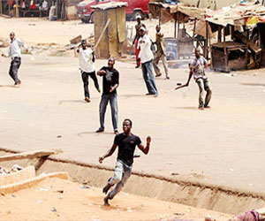   مصر اليوم - مقتل العشرات وتشريد الآلاف في اشتباكات عرقية بوسط نيجيريا