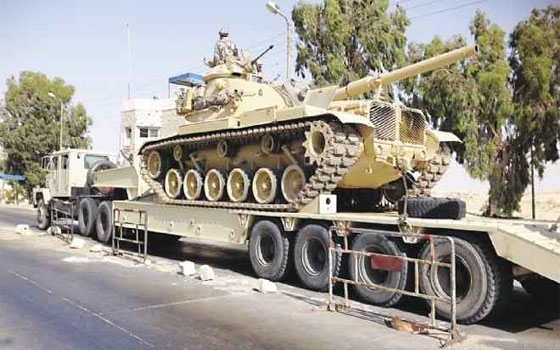   مصر اليوم - قوات الجيش تقتحم دلجا  لقمع أنصار مرسي وحماية الأهالي من أعمال العنف