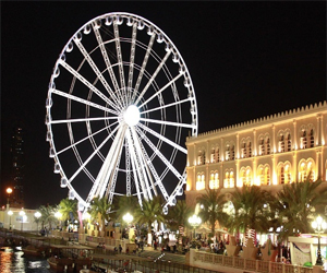   مصر اليوم - القصباء في إمارة الشارقة تنظم عروضًا للفقاعات والبالونات