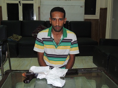   مصر اليوم - القبض على 3 أشخاص بحوزتهم أسلحة في الفيوم