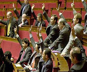   مصر اليوم - البرلمان الفرنسي يصادق على قانون للشفافية في الحياة السياسية