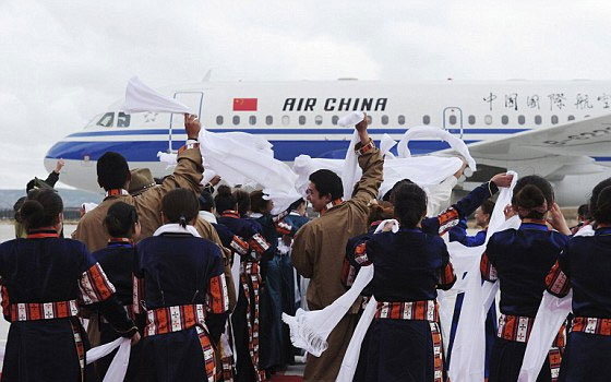   مصر اليوم - افتتاح أعلى مطار مدني في العالم في جبال التيبت