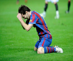   مصر اليوم - ميسي يتمرد بعد أن أصبح رونالدو الأعلى أجرًا