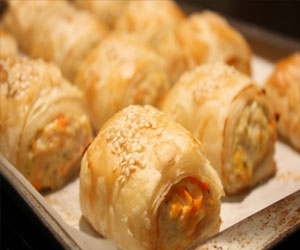   مصر اليوم - لفائف سجق الدجاج والخضروات