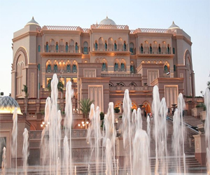 مصر اليوم - فندق قصر الإمارات في أبوظبي يعيد افتتاح صالة بريز لاونج