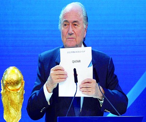   مصر اليوم - بلاتر: النفوذ السياسي لعب دوره في حصول قطر على تنظيم المونديال