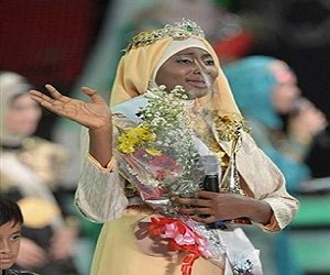   مصر اليوم - ملكة جمال المسلمات نيجيرية تفوز برحلة إلى مكة