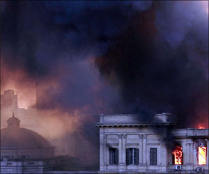   مصر اليوم - محتجون يشعلون النار في مبني حكومة جنوب دارفور