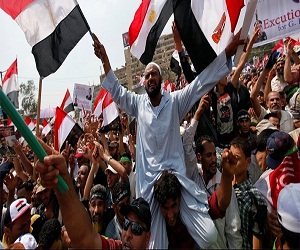   مصر اليوم - أمن الإسكندرية يفضّ اشتباكات بين مؤيدي مرسي ومعارضيه