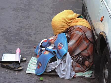   مصر اليوم - القبض على متسولة لسرقة 5 آلاف جنيه في الغردقة