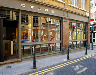   مصر اليوم - بريكس سميث تبدأ حياتها من جديد كخبيرة أزياء لـستارت