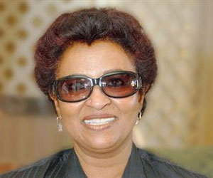   مصر اليوم - نعيمة الأحمد تبحث مع ممثلي الفيفا تطوير الكرة النسائية