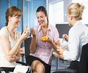 مصر اليوم - وجبة الغداء مع الزملاء تجعلك أكثر إبداعًا