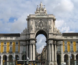   مصر اليوم - إعادة افتتاح قوس النصر في لشبونة