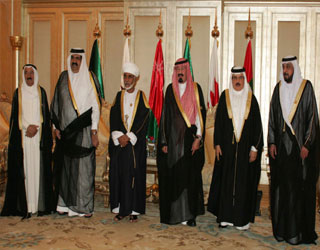 مصر اليوم - دول الخليج تدين هجمات شبوة وتعلن وقوفها مع اليمن