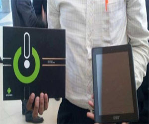   مصر اليوم - تسليم 35 ألف جهاز تابلت مجانًا لطلاب التعليم الفني العام الحالي