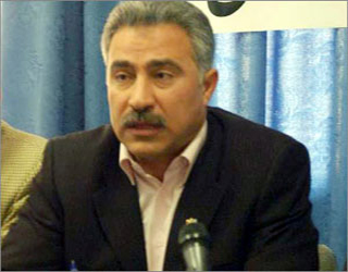 مصر اليوم - الاحتلال يستهدف المخيمات بعنف والسلطة مسؤولة عن انفجار الوضع