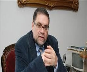   مصر اليوم - مختار نوح يرى أن الإخوان سقطت شعبيا قبل حلها قضائيًا