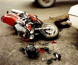   مصر اليوم - الوفد المرافق لوزير الثقافة يصدم دراجة بخارية ويصيب قائدها