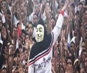   مصر اليوم - أولتراس وايت نايتس تشيع جثمان عمرو حسن