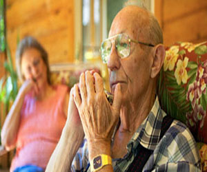 مصر اليوم - عمر الجد قد يحدد فرص إصابة أحفاده بمرض التوحد