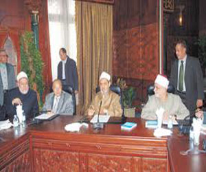   مصر اليوم - مجمع البحوث يحذر من وجود نسخ للقرآن على الإنترنت محرّفة