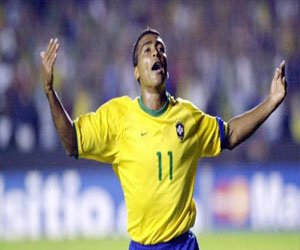   مصر اليوم - روماريو يوقع على بيان لتعديل جدول الدوري البرازيلي