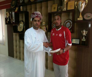   مصر اليوم - ظفار العماني يستعيد لاعبه السابق يوسف شعبان