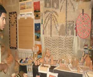   مصر اليوم - الأزياء الهندية في مهرجان في بيت السنارى