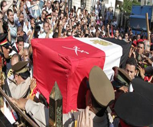   مصر اليوم - وصول جثمان الشهيد أبو الدهب إلى مثواه الأخير في سوهاج