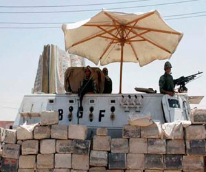   مصر اليوم - إصابة ضابط في القوات المسلحة بطلق ناري شمال سيناء