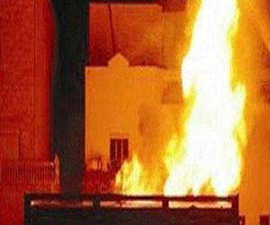   مصر اليوم - إضرام النيران في منازل ومحال الإخوانعقب اشتباكات الجمعة في دمياط