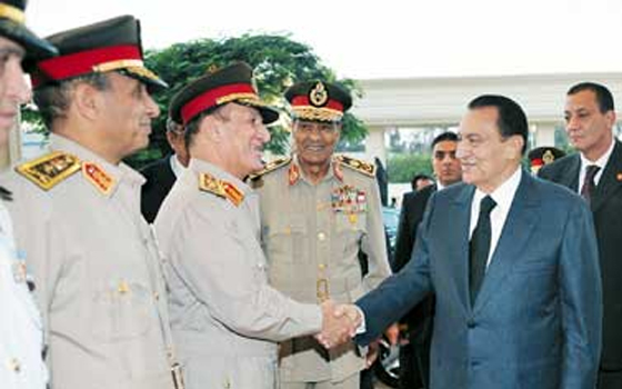   مصر اليوم - سامي عنان يكشف عن اقتراحه القيام بـانقلاب عسكري ناعم على مبارك