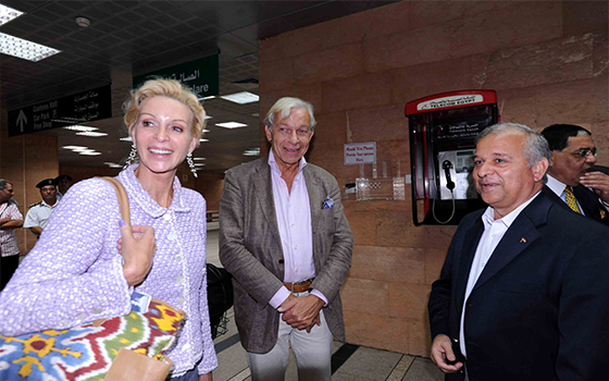   مصر اليوم - وفد سياحي ألماني  يزور الأقصر بعد رفع حظر السفر وسط احتفالات أهلها