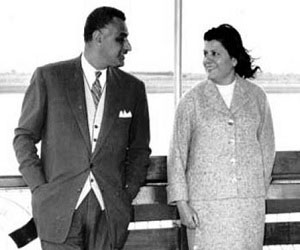   مصر اليوم - علاقات لا تعرف الموت والخوف..عن زوجة ذهبت للسياف بدلًا من زوجها