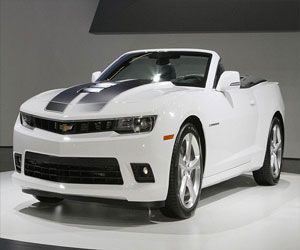 مصر اليوم - شيفروليه كامارو 2014 تتعرى بسقف مكشوف