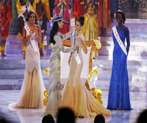   مصر اليوم - ملكة جمال الفيليبين تتربع على عرش جمال العالم