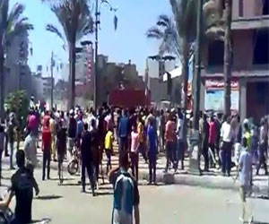   مصر اليوم - أمن دمياط يحاصر البصارطة بعد اشتباكات بين مؤيدي ومعارضي مرسي