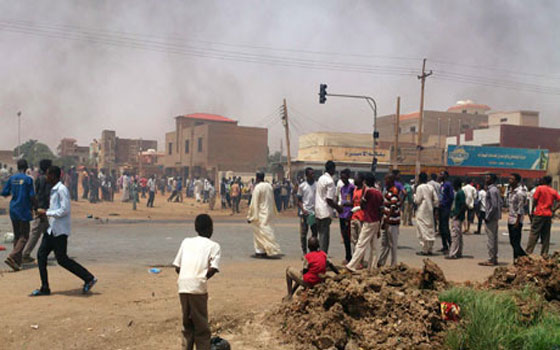   مصر اليوم - 31 قياديًّا يوجّهون رسالة للبشير تطالبُ بوقف القتل والاعتقال والتراجع عن زيادة الأسعار