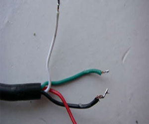   مصر اليوم - مقتل طفل صعقا بكهرباء شبكة الغاز الطبيعي في الفيوم